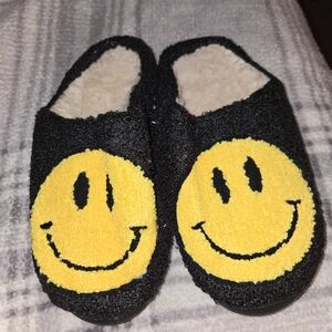 Drew Smiley Face Slippers